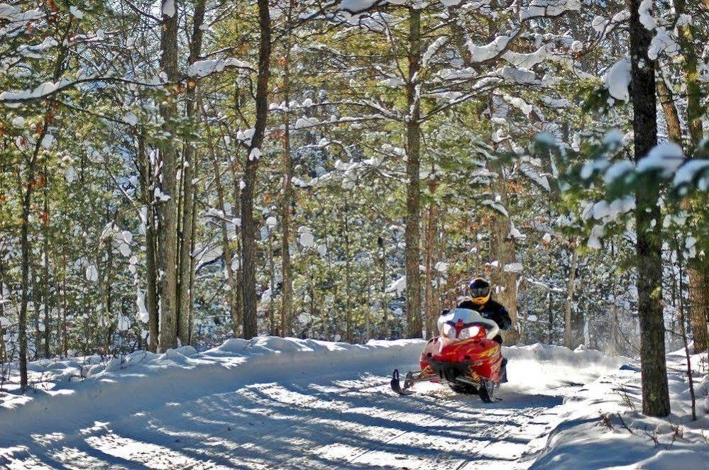 Lake Forest Resort Eagle River Εξωτερικό φωτογραφία